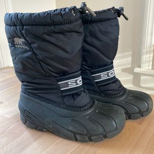 Sorel Kids Black Insulated Mid-Calf Outdoor Winter Snow Boots Size 2